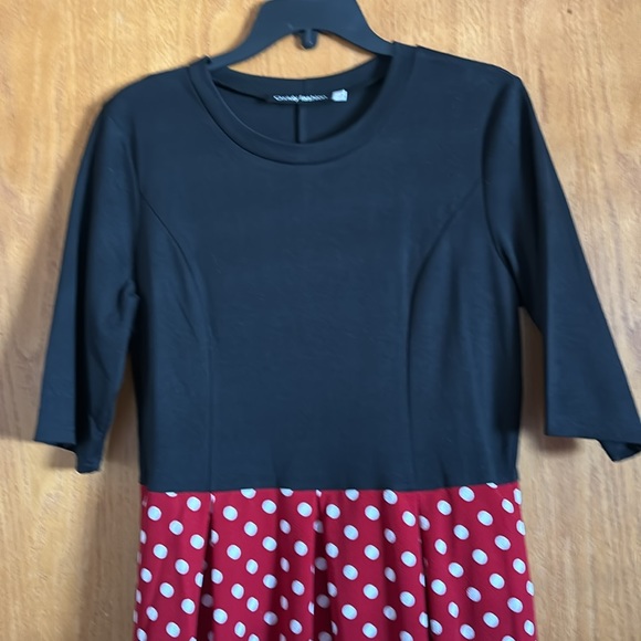 New No tags!! Cute red polka dot dress size L Waist approx 17”. Length 40” - Picture 2 of 6